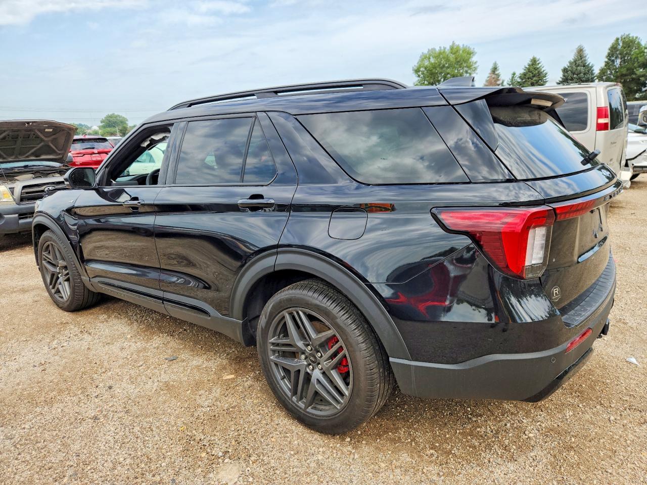 2026 Ford Explorer St-Line - Фото 2