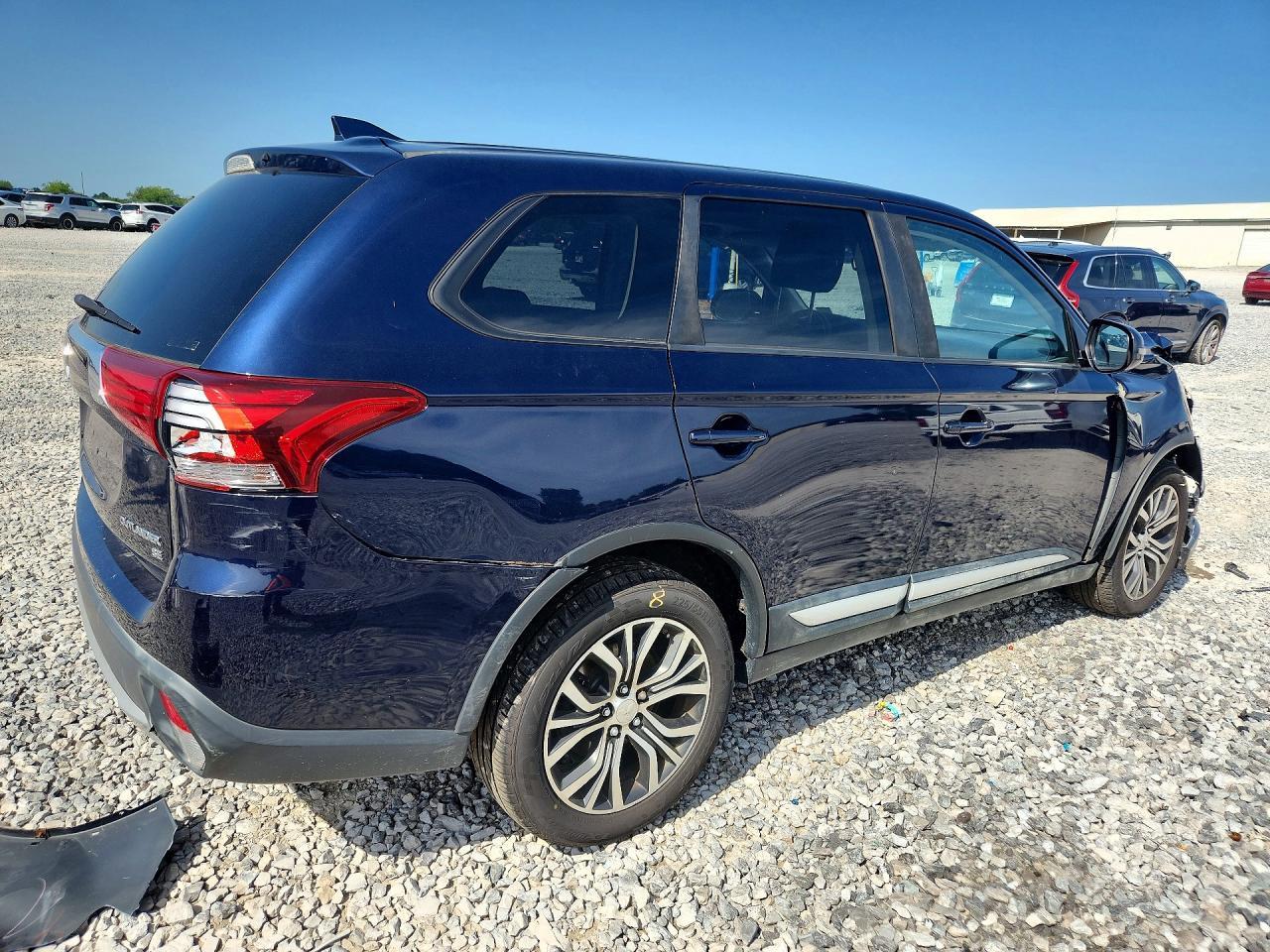 2017 Mitsubishi Outlander Se - Фото 3