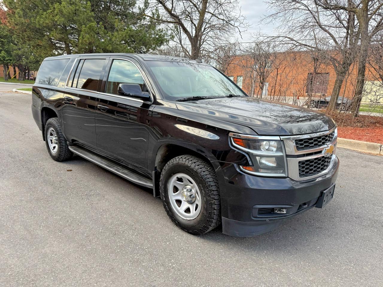 2015 Chevrolet Suburban K1500 - Фото 2