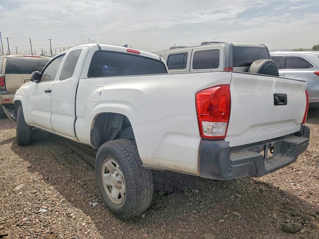 2016 Toyota Tacoma Sr - Фото 2