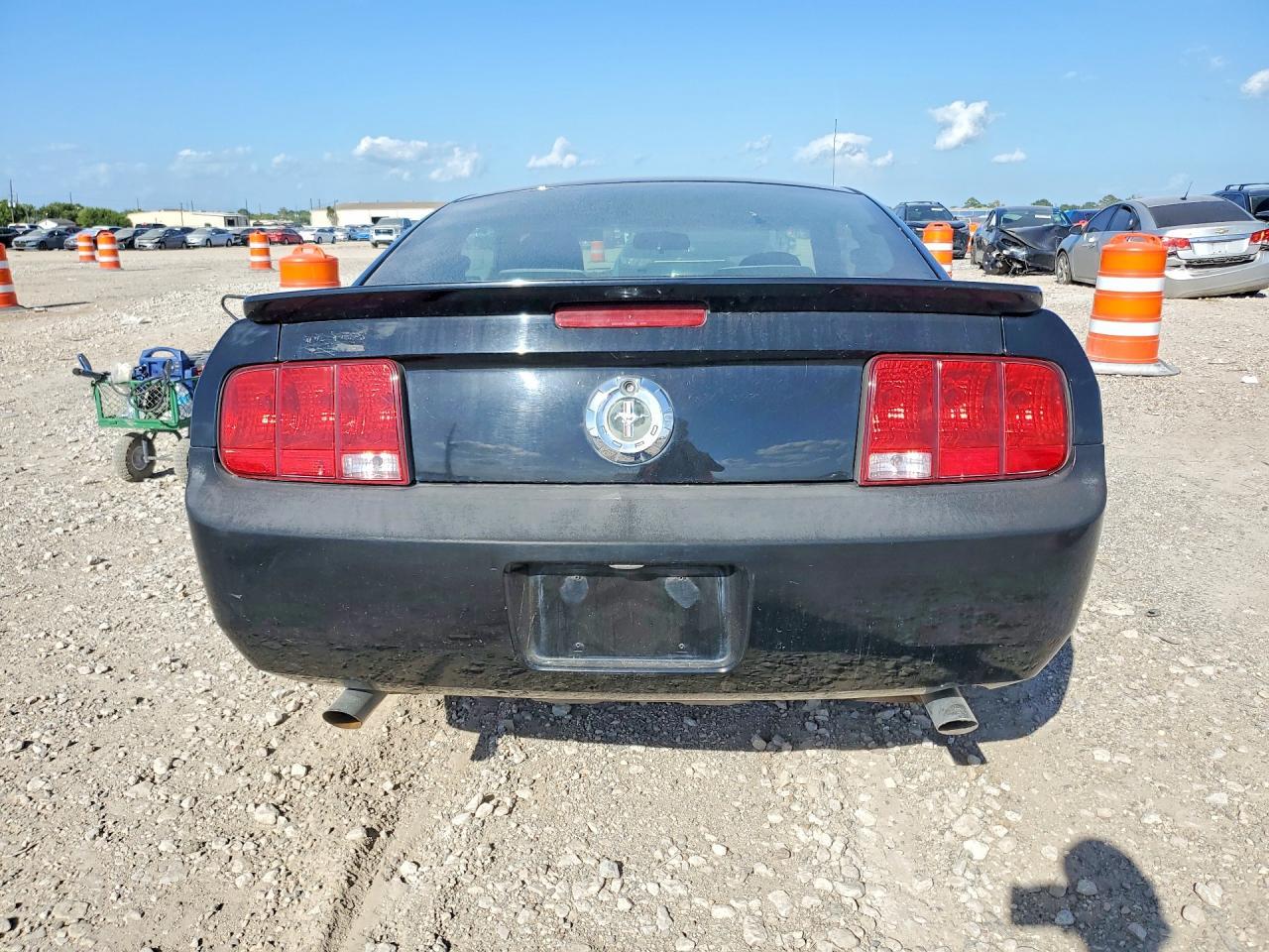 2009 Ford Mustang - Image 6