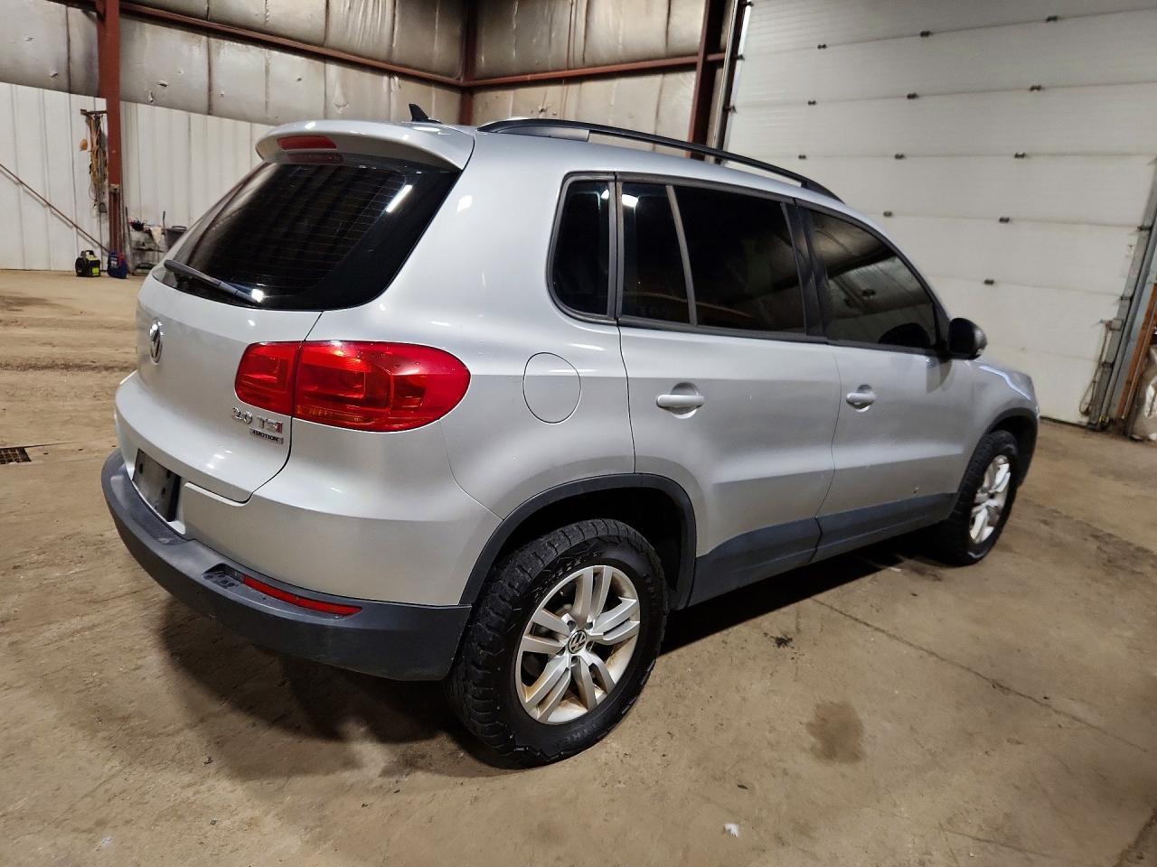 2015 Volkswagen Tiguan S - Фото 3