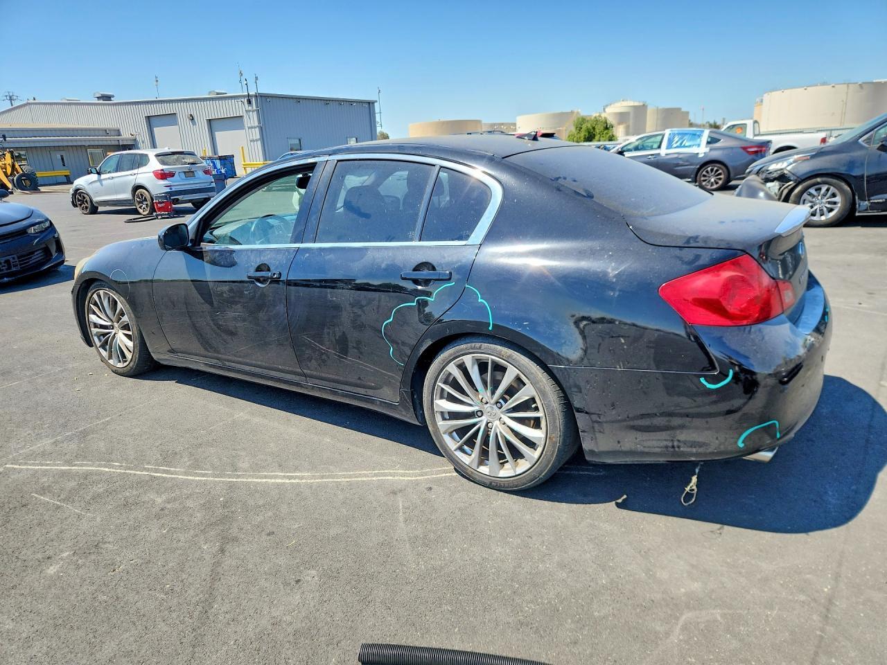 2010 Infiniti G37 Sedan X - Фото 2