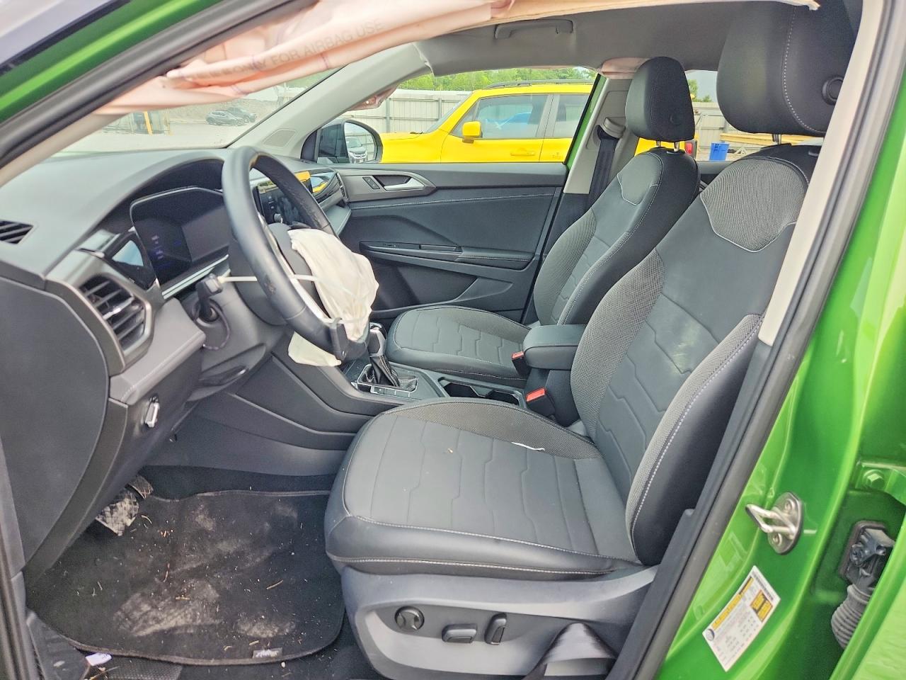 2025 Volkswagen Taos Se Black - Фото 7