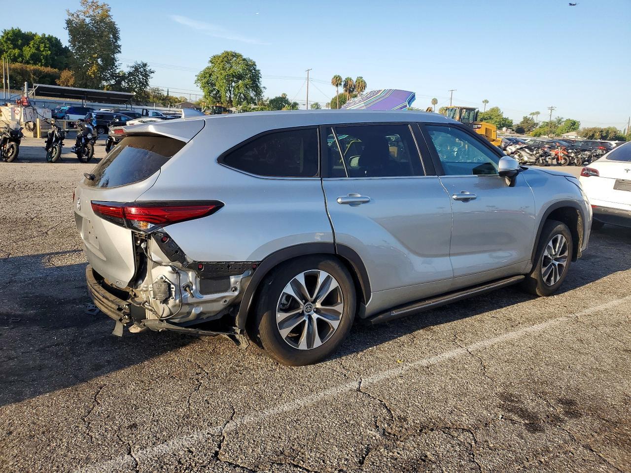 2023 Toyota Highlander Xle - Фото 3