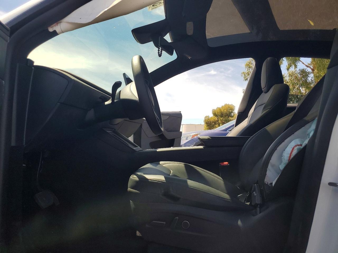 2026 Tesla Model Y - Фото 7