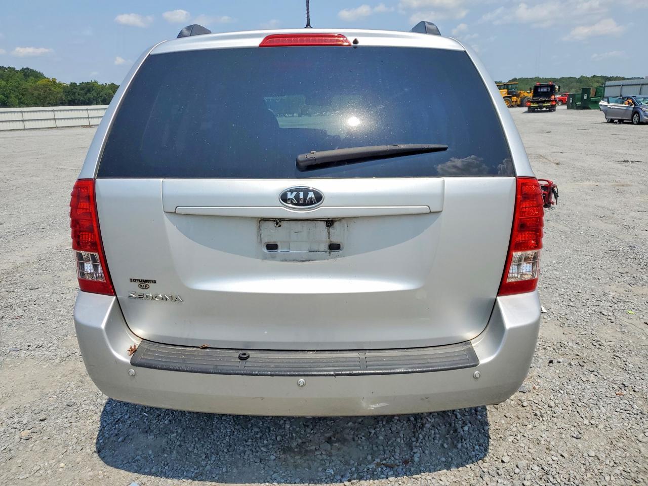 2012 Kia Sedona Lx - Фото 6