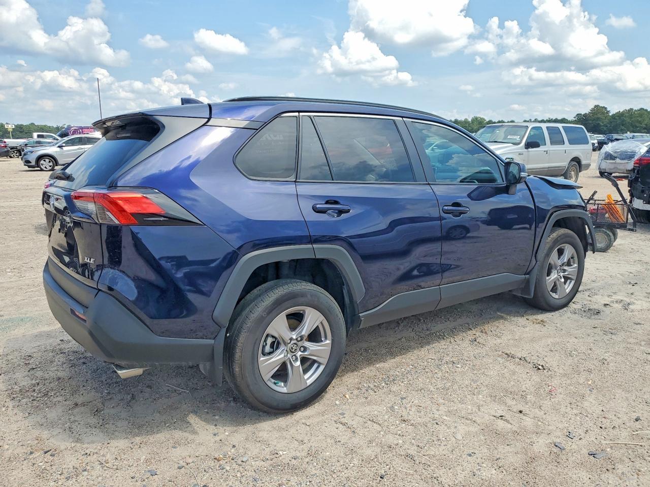 2025 Toyota Rav4 Xle - Фото 3
