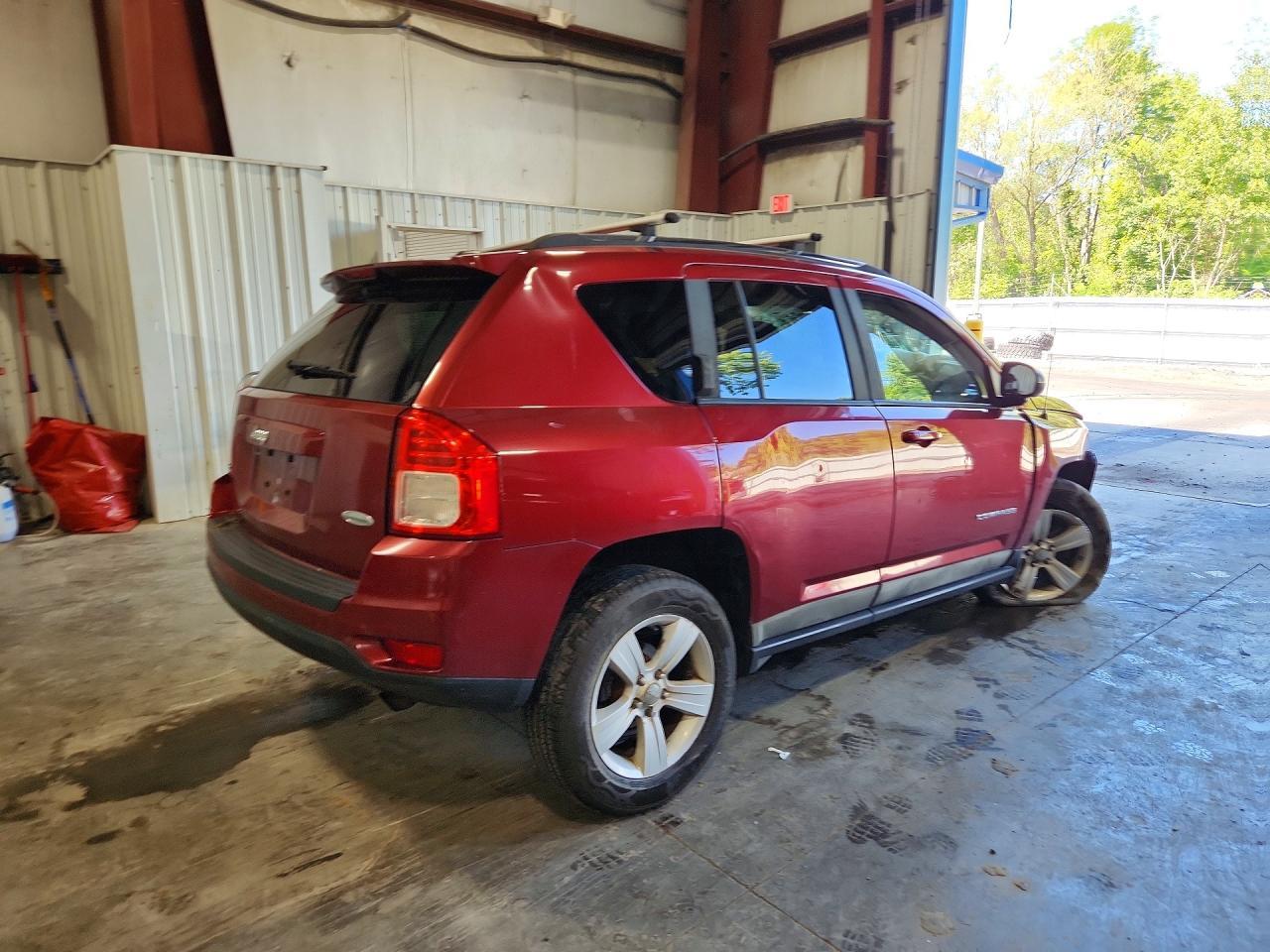2011 Jeep Compass Sport - Фото 3