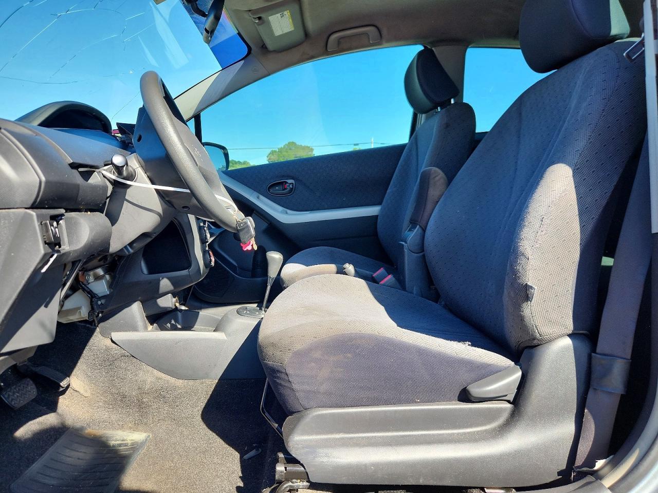2010 Toyota Yaris Base - Image 7