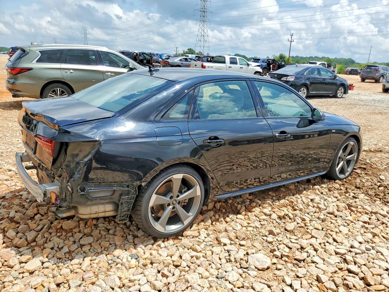 2021 Audi A4 Premium Plus 45 - Фото 3
