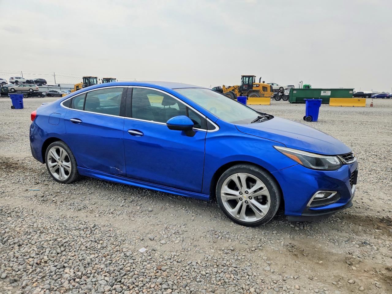 2017 Chevrolet Cruze Premier - Image 4