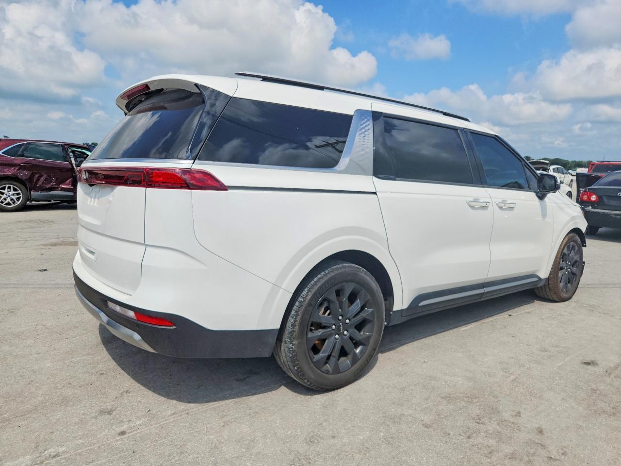 2023 Kia Carnival Sx Prestige - Image 3