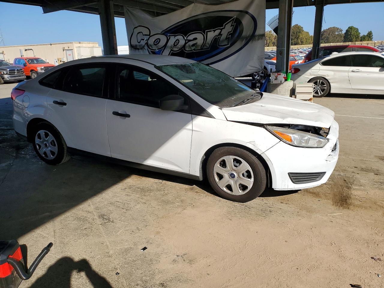 2015 Ford Focus S - Фото 4