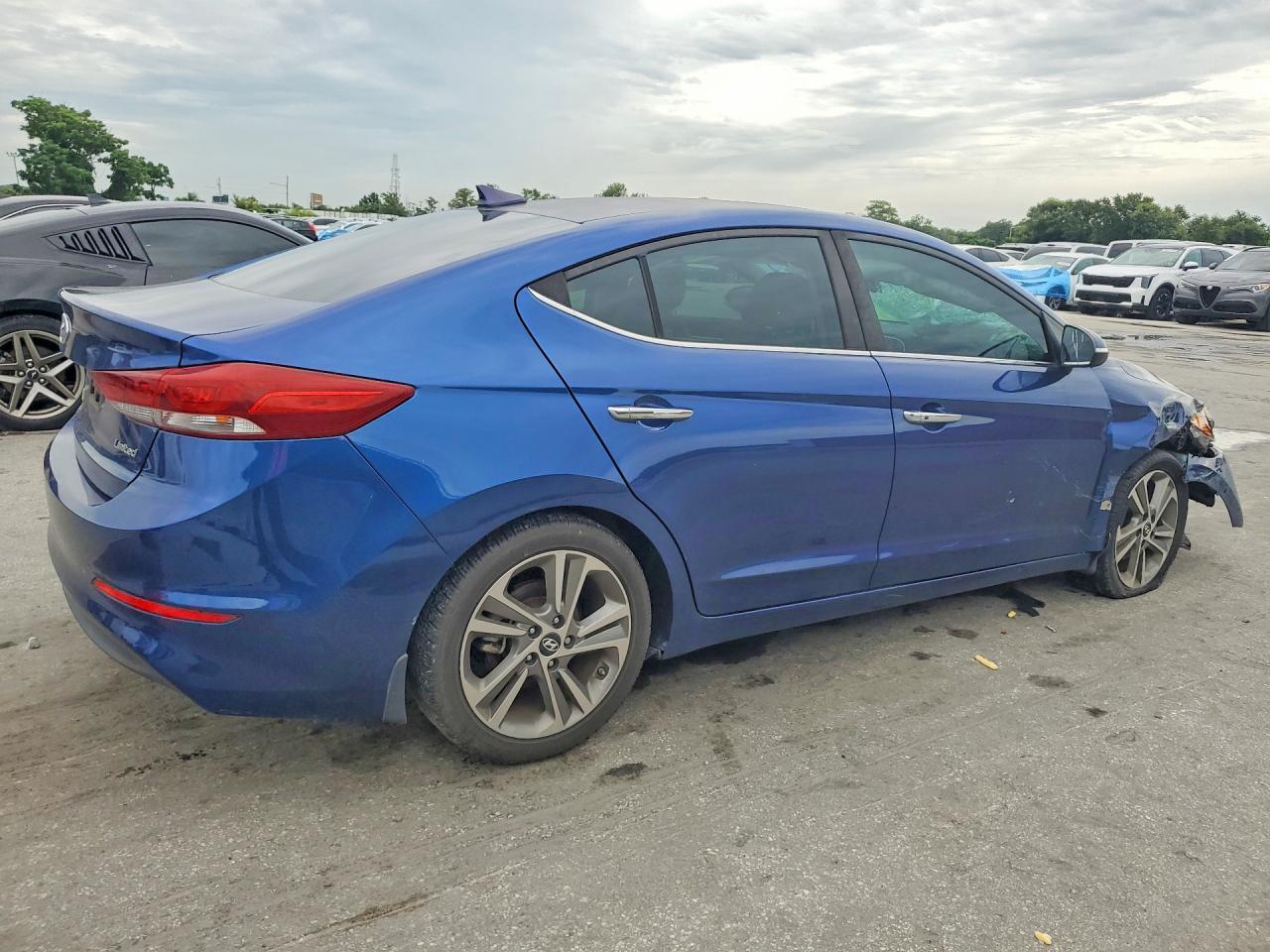 2017 Hyundai Elantra Limited - Image 3