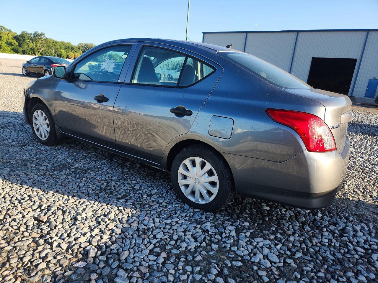 2016 Nissan Versa 1.6 S - Image 2