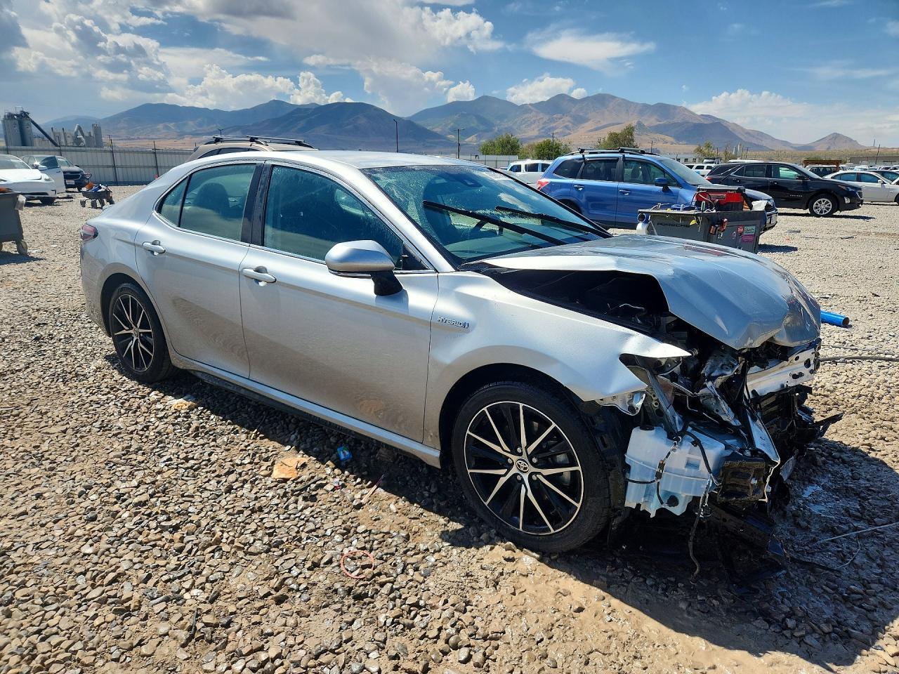 2021 Toyota Camry Se - Image 4