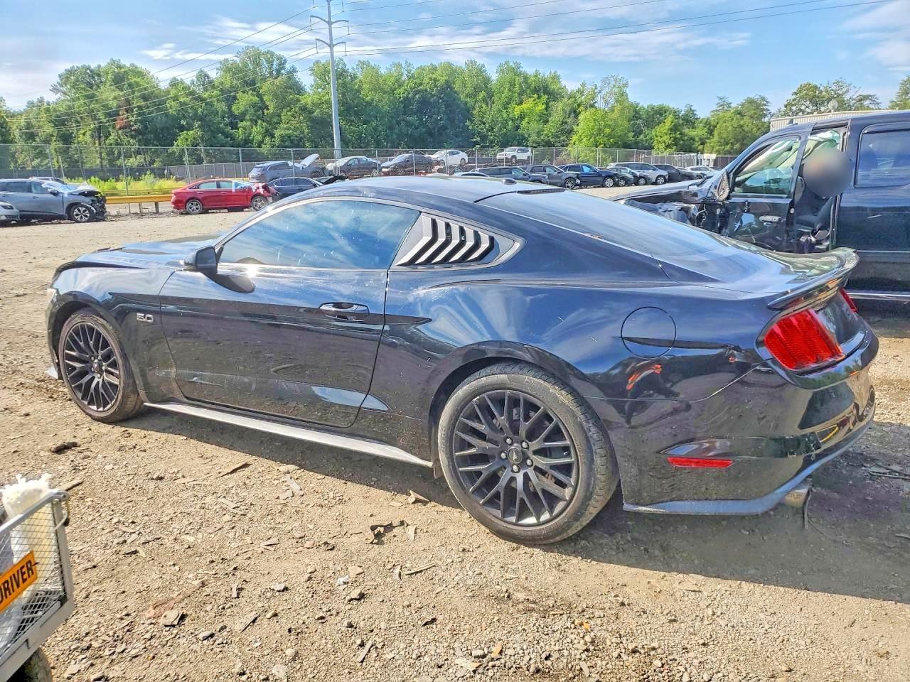 2017 Ford Mustang Gt - Фото 2