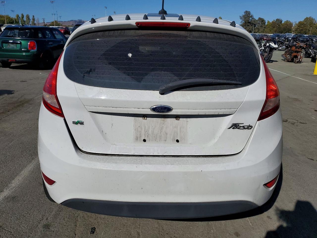 2013 Ford Fiesta Se - Фото 6