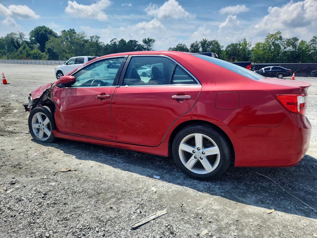 2013 Toyota Camry Se - Image 2