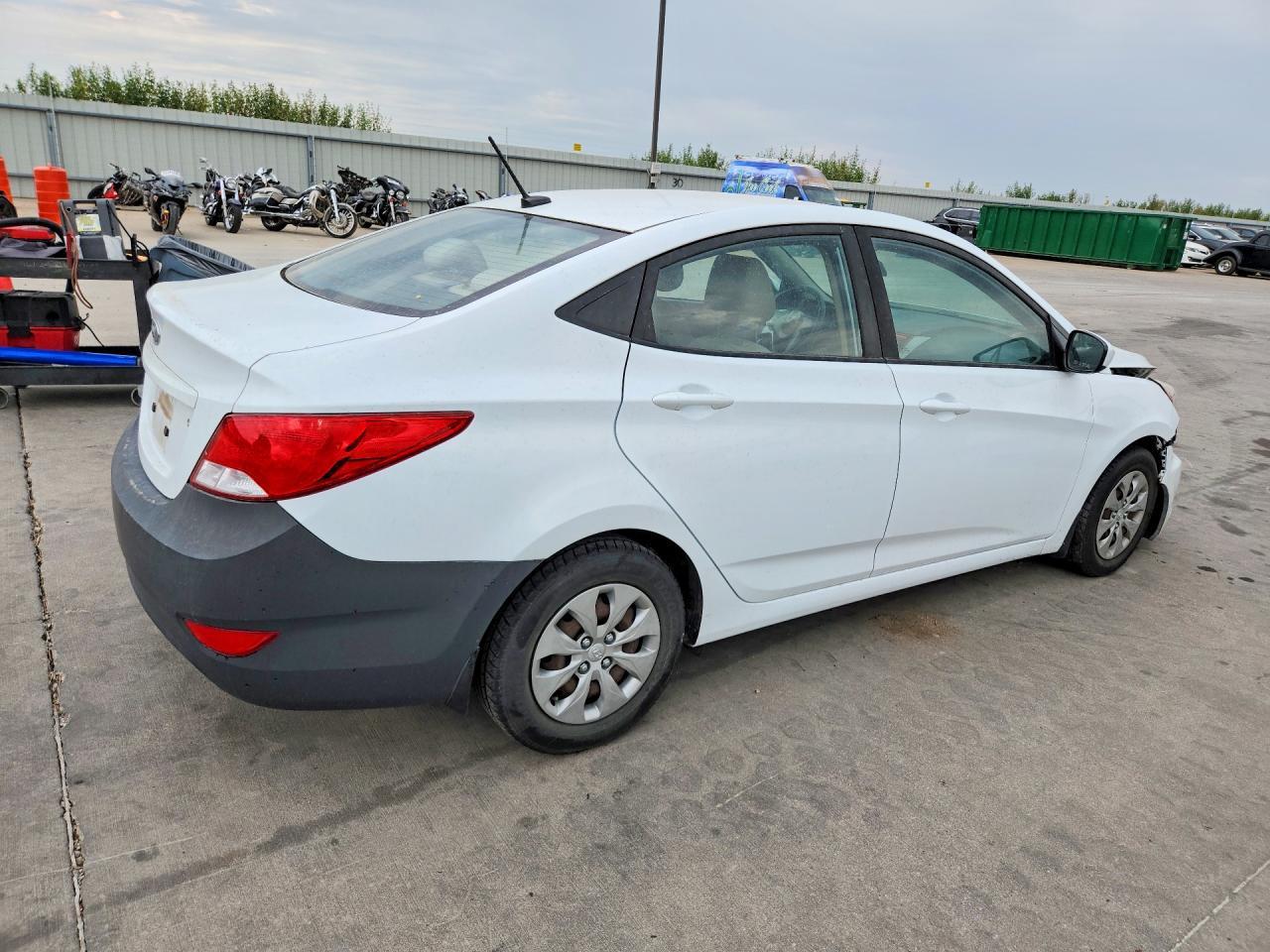 2017 Hyundai Accent Se - Фото 3