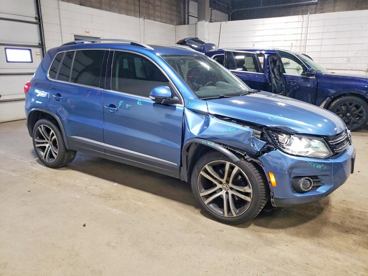 2017 Volkswagen Tiguan Sel - Фото 4