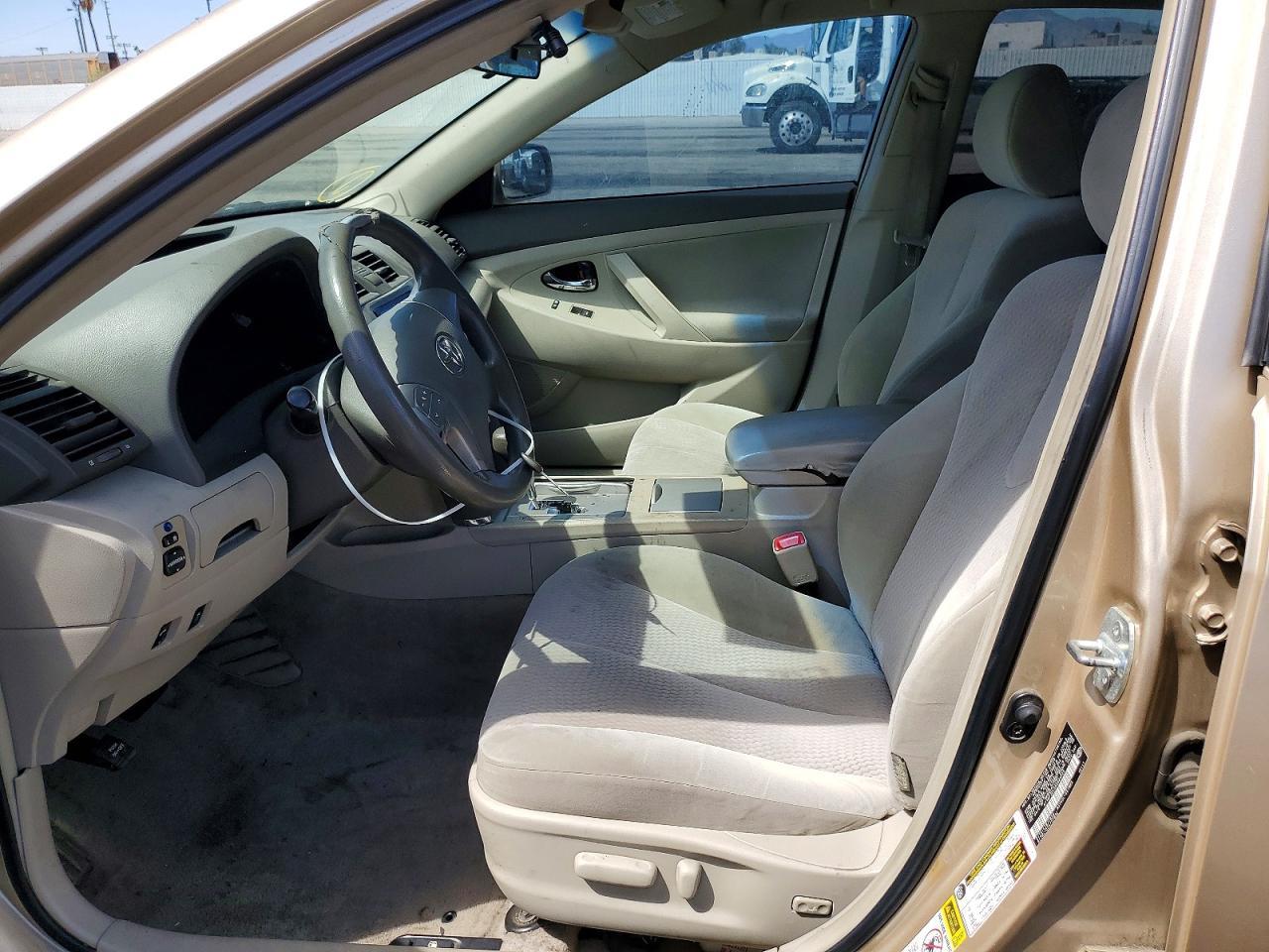 2010 Toyota Camry Le - Image 7