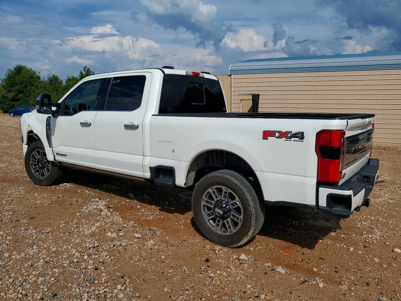 2024 Ford F250 Super Duty - Image 2
