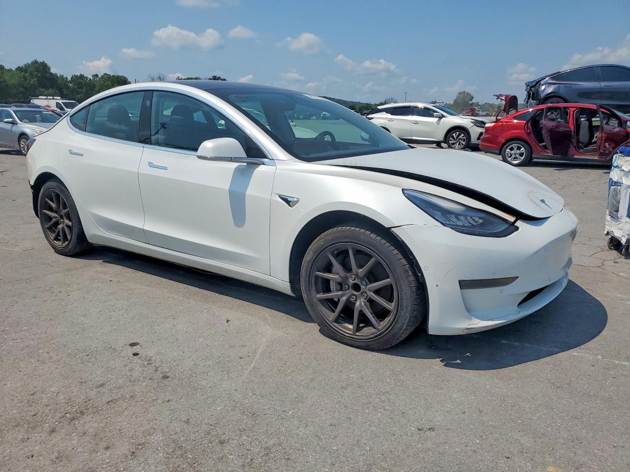 2019 Tesla Model 3 - Фото 4