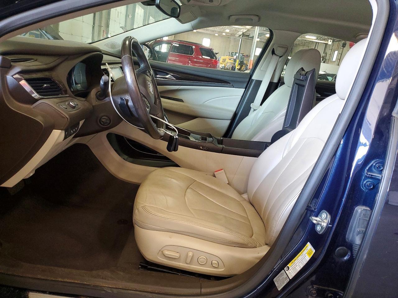 2017 Buick Lacrosse Premium - Image 7