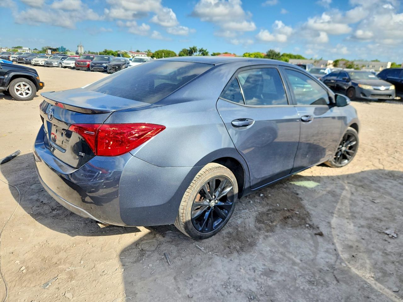 2018 Toyota Corolla Se - Фото 3