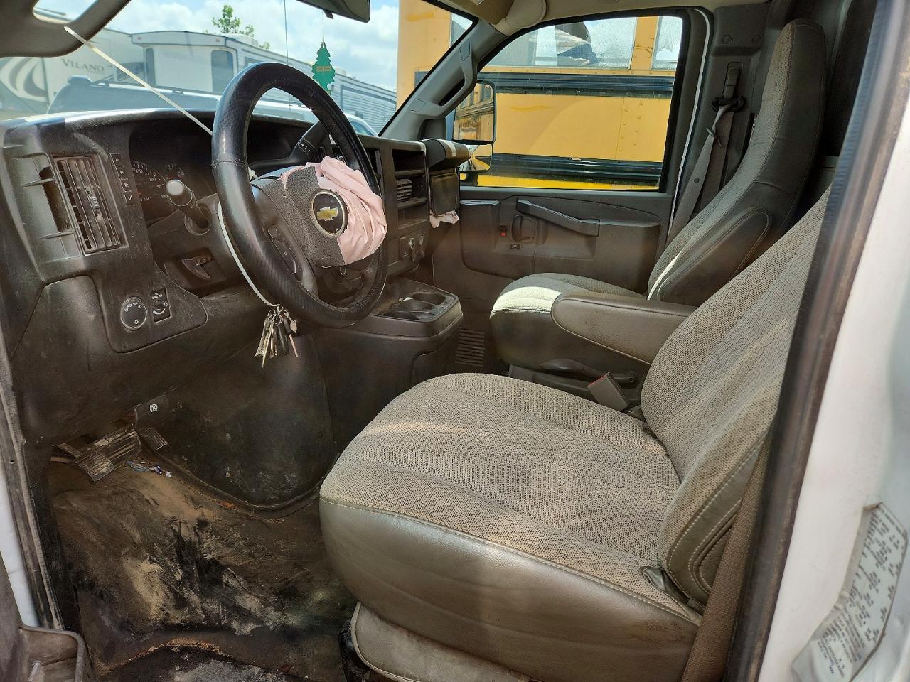 2017 Chevrolet Express G3500 - Фото 7