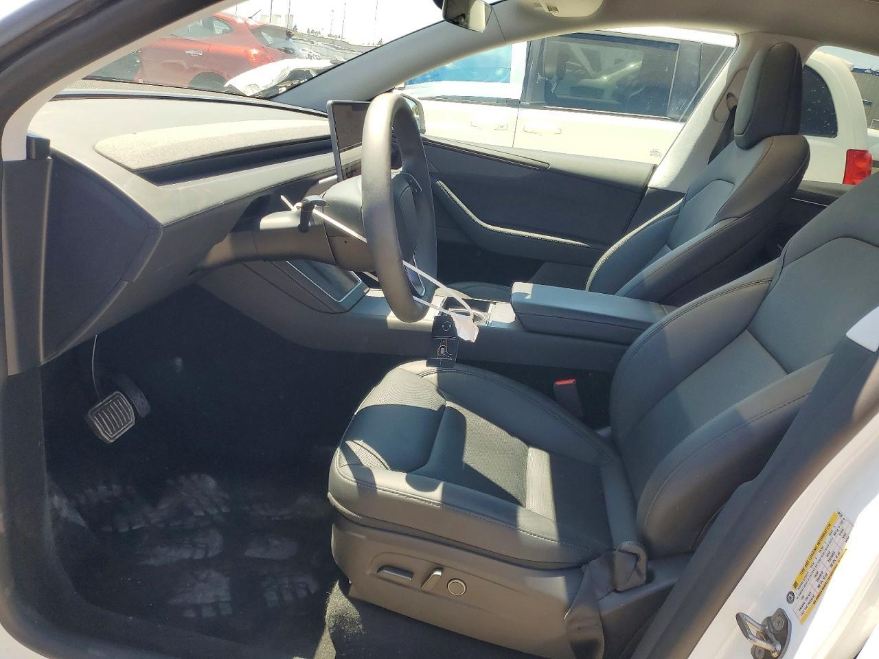 2026 Tesla Model Y - Image 7