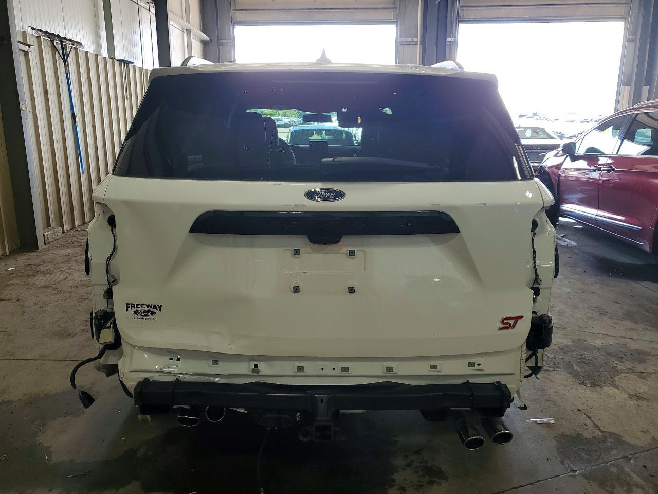 2022 Ford Explorer St - Image 6