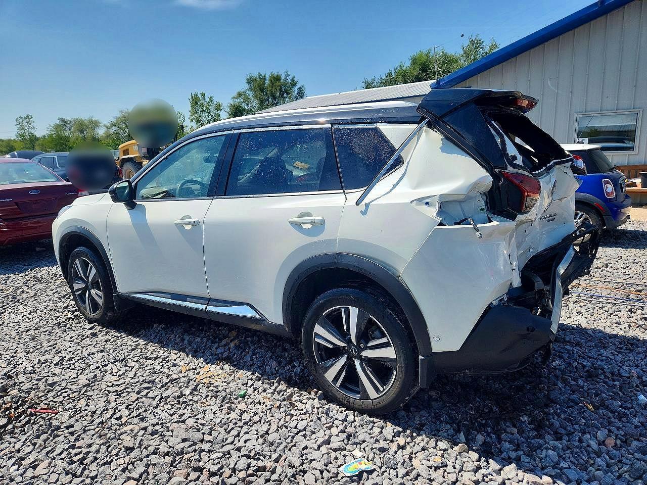 2023 Nissan Rogue Platinum - Фото 2