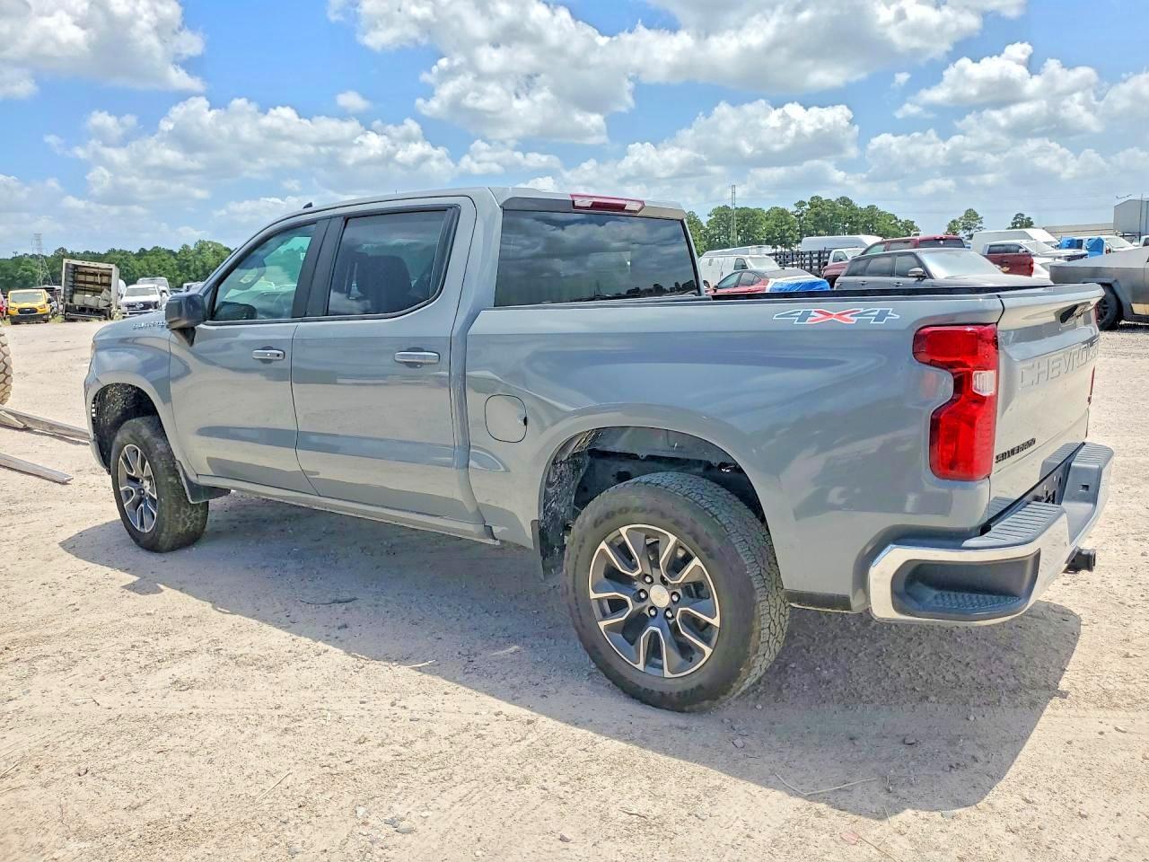 2024 Chevrolet Silverado C1500 Heavy Duty - Фото 2