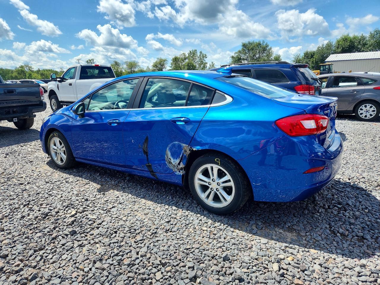 2017 Chevrolet Cruze Lt - Фото 2