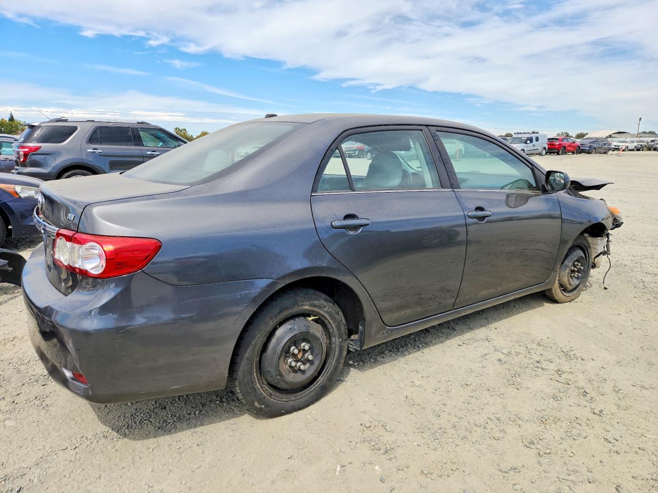 2013 Toyota Corolla Le - Image 3