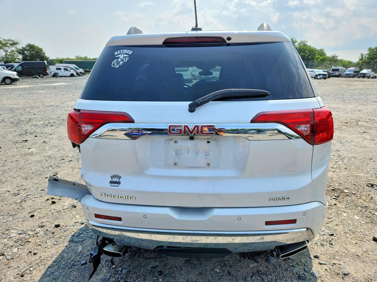 2017 GMC Acadia Denali - Фото 6