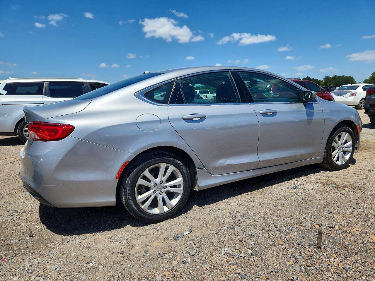 2015 Chrysler 200 Limited - Image 3