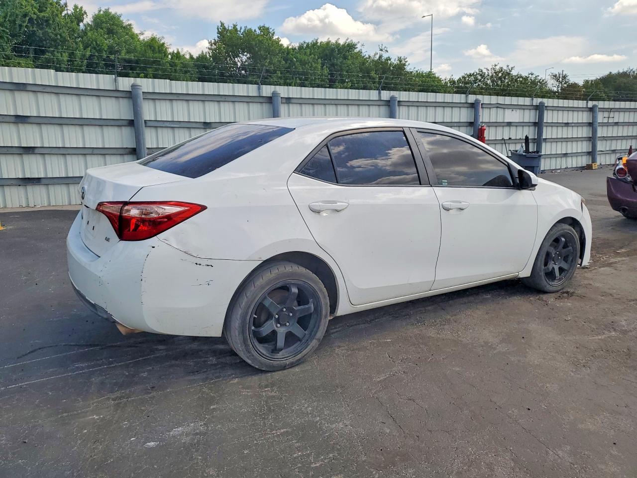 2019 Toyota Corolla Le - Image 3
