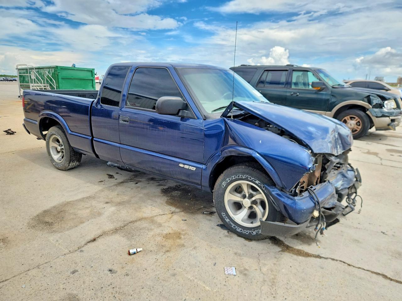 2002 Chevrolet S Truck S10 - Фото 4