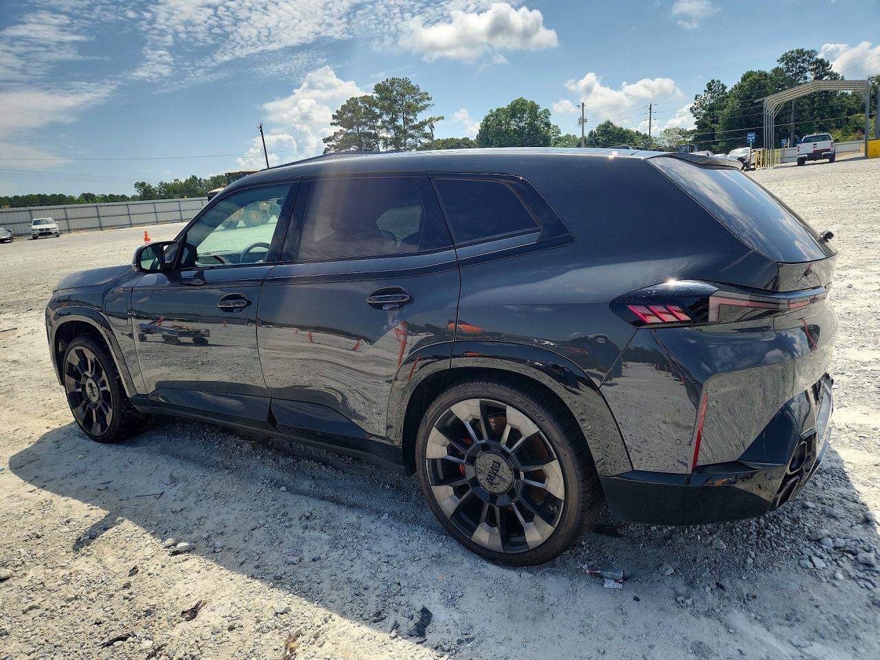 2023 BMW Xm - Фото 2