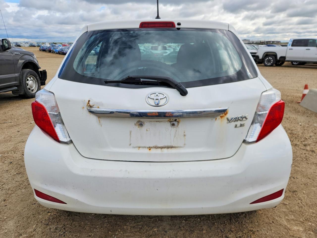 2014 Toyota Yaris 5-Door L - Фото 6