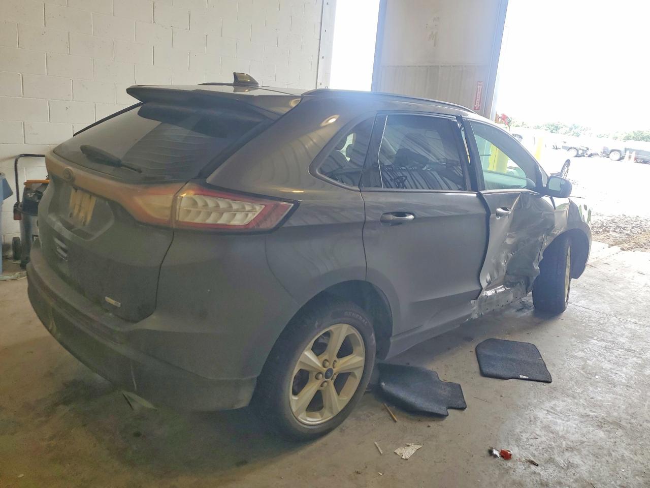 2017 Ford Edge Se - Фото 3