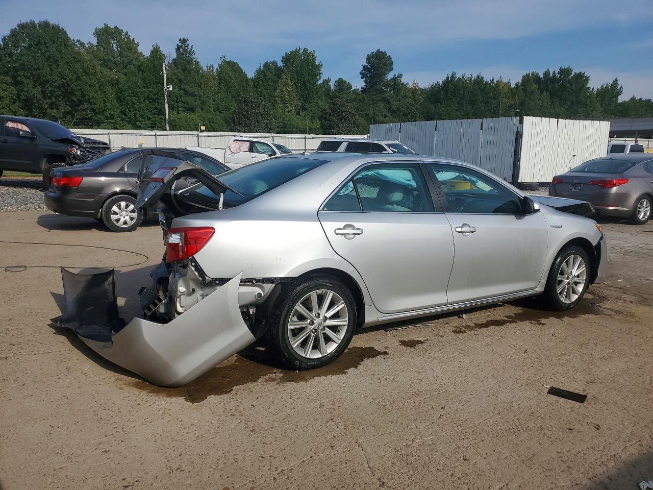 2014 Toyota Camry Hybrid Xle - Image 3
