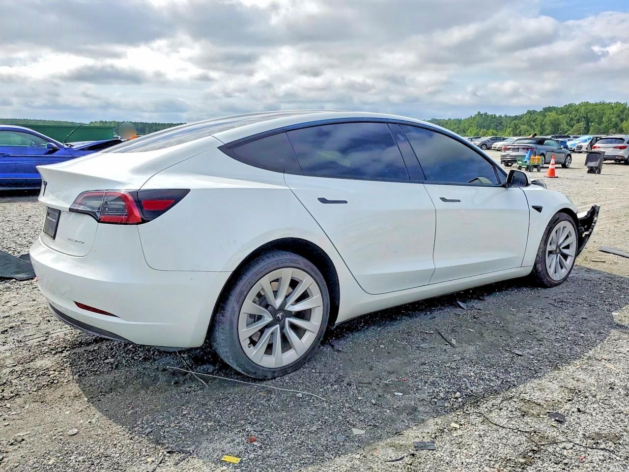 2023 Tesla Model 3 - Image 3