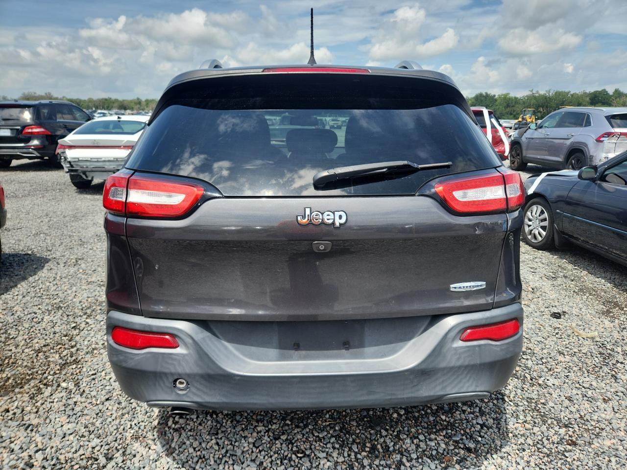 2016 Jeep Cherokee Latitude - Фото 6