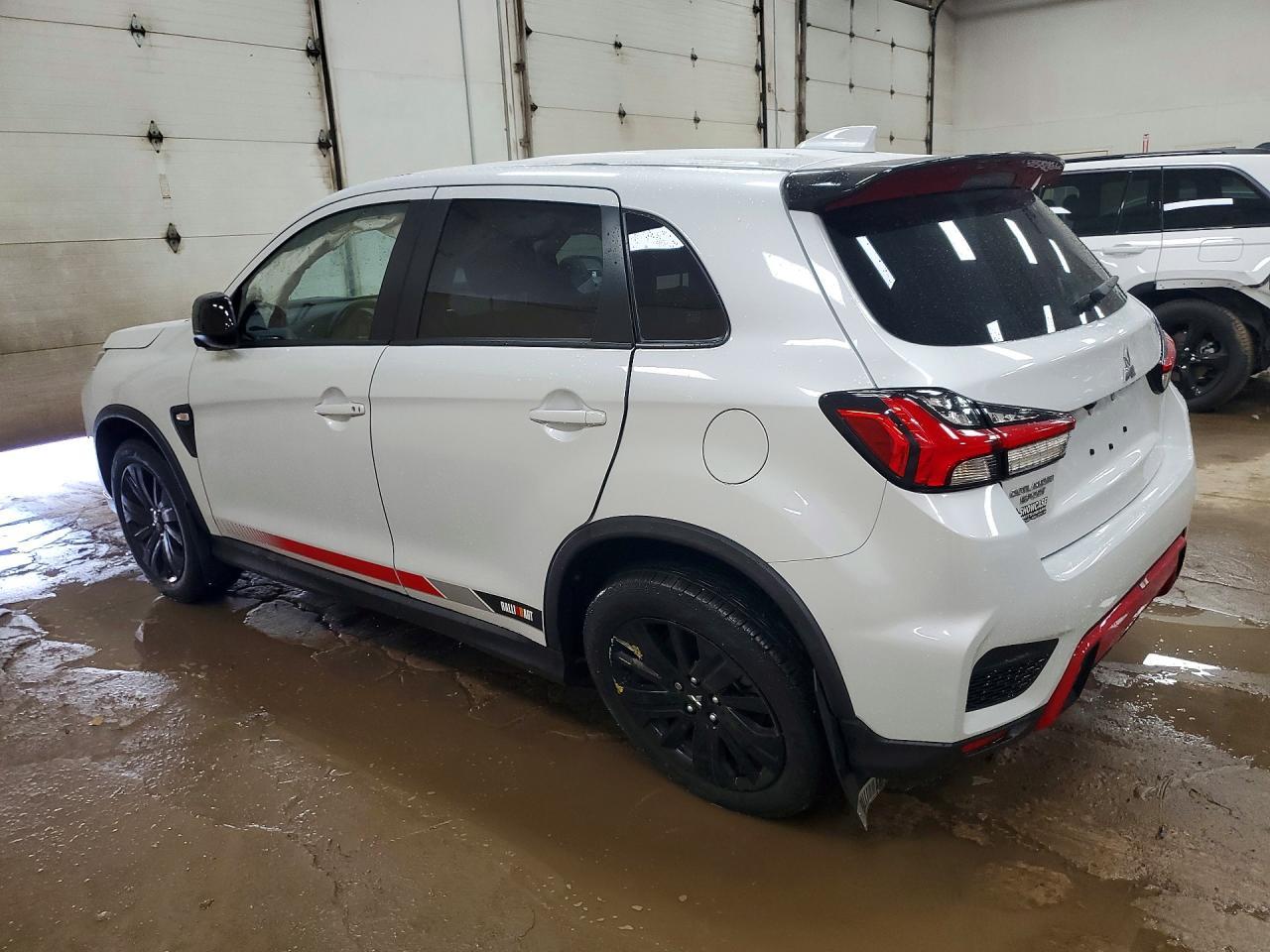 2024 Mitsubishi Outlander Sport S/Se - Фото 2