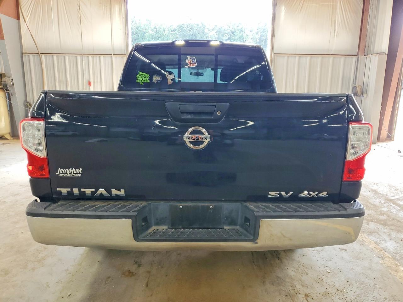 2017 Nissan Titan S - Фото 6